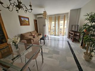 Rent Flat in Coín. Piso en el centro de coín, 4 habitaciones