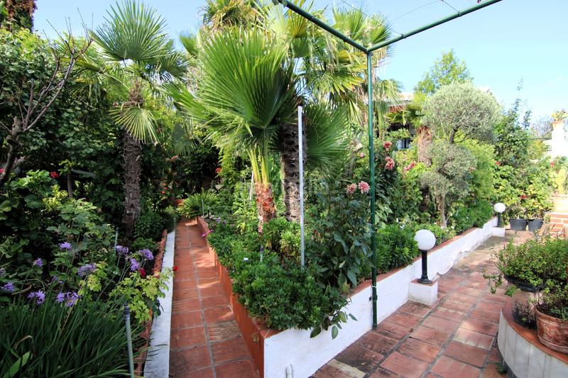 Foto 35292693-c213-4512-a531-c16e8fbb52e3. Chalet mit parking in Coín