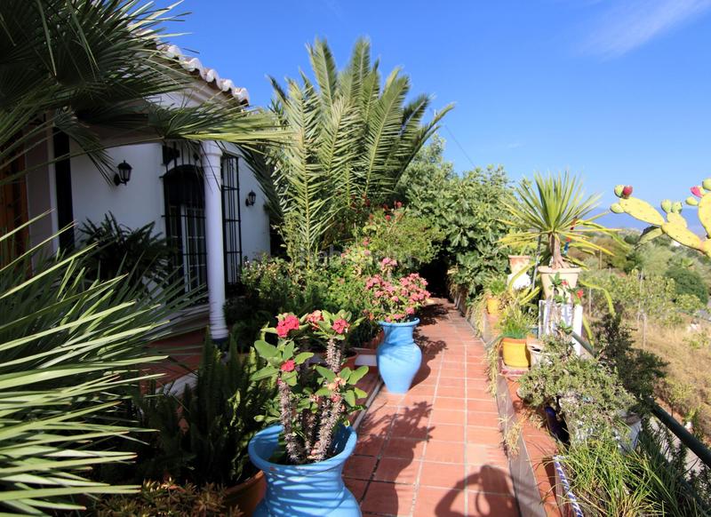 Foto c7820eda-ecd7-4857-891f-dfdc7dc2c071. Chalet mit parking in Coín