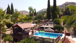 Chalet à Pizarra. Exclusiva finca con 5 viviendas independientes en pizarra  propi
