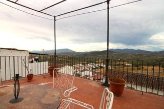 Casa a Alozaina. Casa a la venta para reformar en alozaina
