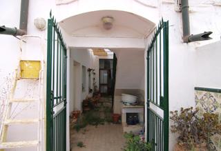 Haus in Alozaina. Oportunidad en alozaina casa con terraza, terreno y mucho potenc