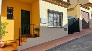 Affitto Casa a schiera in Coín. Casa adosada en alquiler en urbanización tranquila, a un paso de