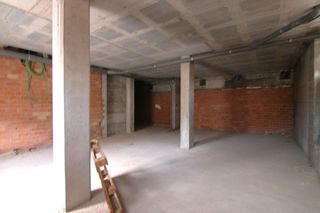 Miete Geschäftsraum in Coín. Se alquila local en coin facil acceso