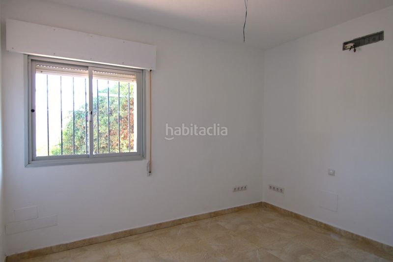 Foto ab537a63-8f23-4d1b-8939-8a886def205a. Masia amb aparcament a Álora