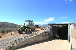 Propriété à Ardales. Espectacular parcela rústica de 18.666 metros cuadrados, con una
