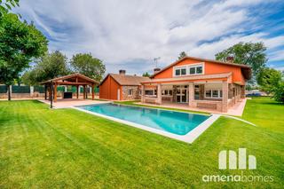 Chalet  Biarritz. Villa mediterránea ecológica en fuente del fresno