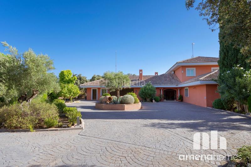 Foto e7b6894c-c7b7-4a61-8a3c-90340cebb048. Chalet con riscaldamento parcheggio piscina in Ciudalcampo