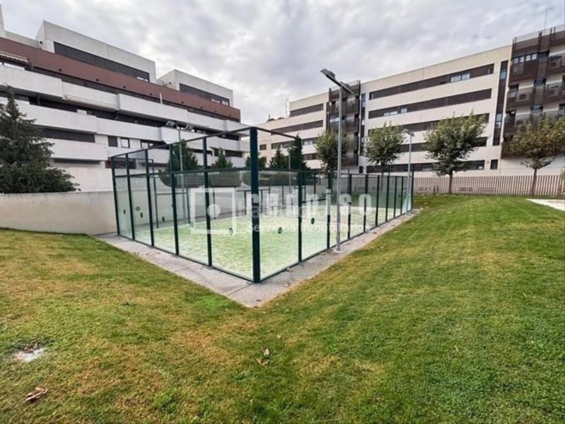 Foto fcee3d13-0a5d-4eb7-8b25-f74216a0841e. Pis amb calefacció aparcament piscina a Yebes - valdeluz Yebes