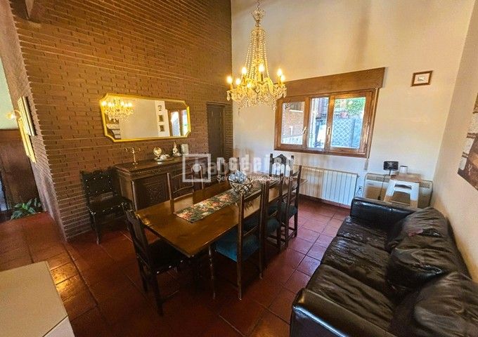 Foto 11f0a037-ed94-46d3-b91a-c1dfdd274f2f. Casa amb calefacció aparcament a El Clavín-Valdeluz Guadalajara