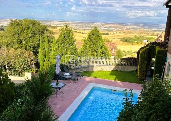 Foto 32caf0f7-64e5-43f1-bd2b-5582b5478008. Casa amb calefacció aparcament a El Clavín-Valdeluz Guadalajara