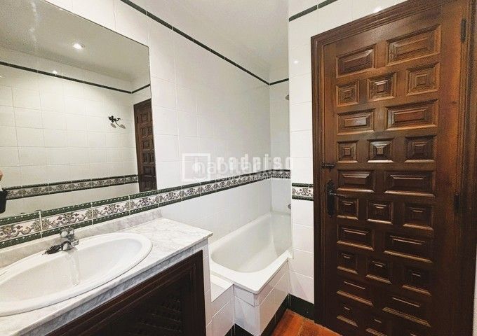 Foto 64a4b5dd-becf-4867-8025-8bc064bc7499. Casa amb calefacció aparcament a El Clavín-Valdeluz Guadalajara