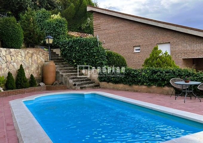 Foto 7d6605db-73e0-43a4-8573-2bb74fa9ffeb. Casa amb calefacció aparcament a El Clavín-Valdeluz Guadalajara