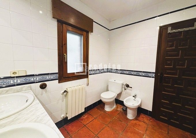 Foto f3fd0a6d-ad57-4215-a6ac-31e17ae3975e. Casa amb calefacció aparcament a El Clavín-Valdeluz Guadalajara