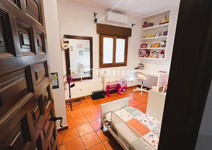 Foto f4d778ae-8adf-4379-9dd8-e7f6665ad285. Casa amb calefacció aparcament a El Clavín-Valdeluz Guadalajara