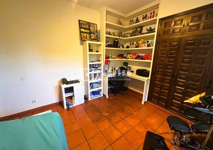Foto f570d32d-1744-4f2d-b865-777376d075ac. Casa amb calefacció aparcament a El Clavín-Valdeluz Guadalajara