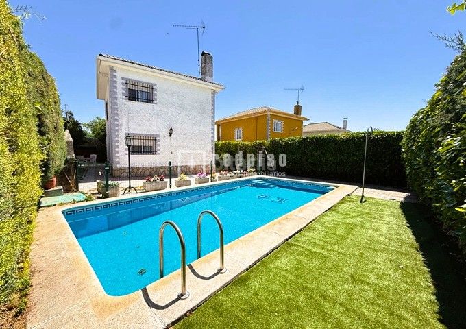 Foto 3077fbf4-dd98-4fba-84b2-9559fc337b80. Casa amb calefacció aparcament piscina a Trijueque