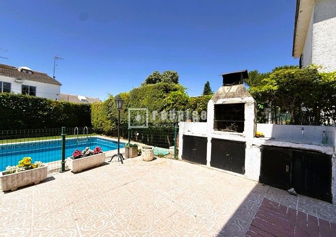 Foto d8c14849-51f0-42df-83de-cef62e24956a. Casa amb calefacció aparcament piscina a Trijueque