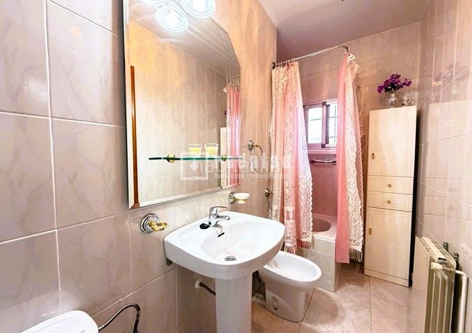 Foto e71b3176-a75f-4500-84c7-0a7e22314adc. Casa amb calefacció aparcament piscina a Trijueque