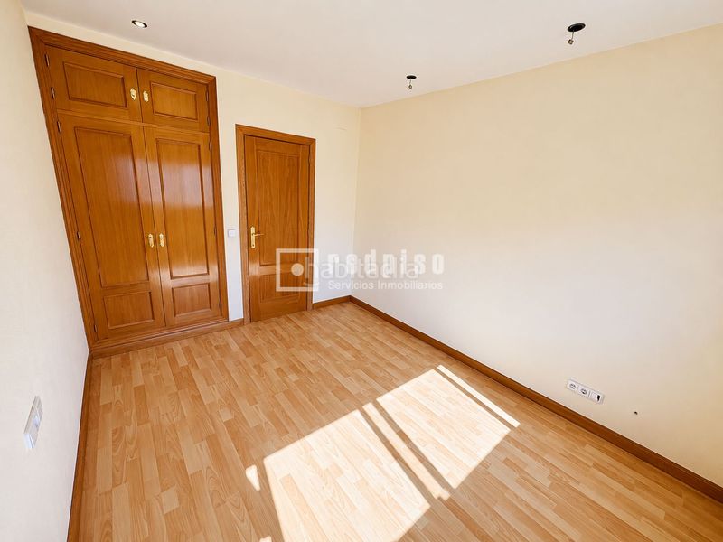 Foto 1affe23d-a73b-4f04-a58a-614122ea5124. Xalet amb calefacció piscina a Yebes - pueblo Yebes