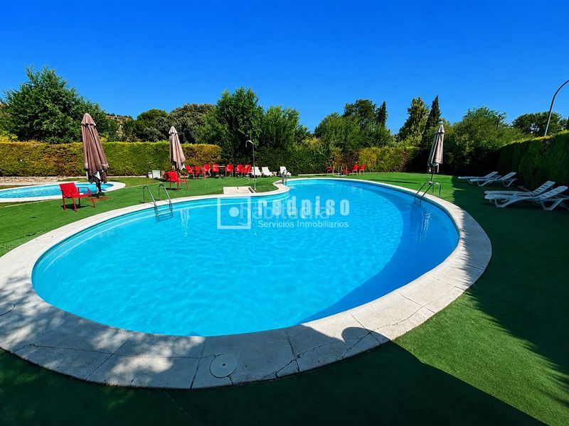 Foto 4d47cc12-db52-4237-b122-fe830ff73835. Xalet amb calefacció piscina a Yebes - pueblo Yebes