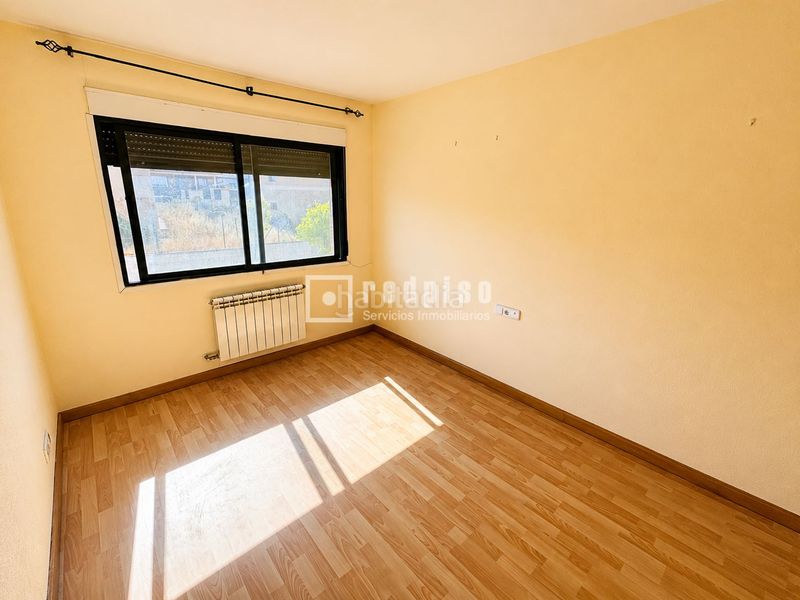 Foto efda8375-1bd3-4908-8f30-b6ad80abd2e4. Xalet amb calefacció piscina a Yebes - pueblo Yebes