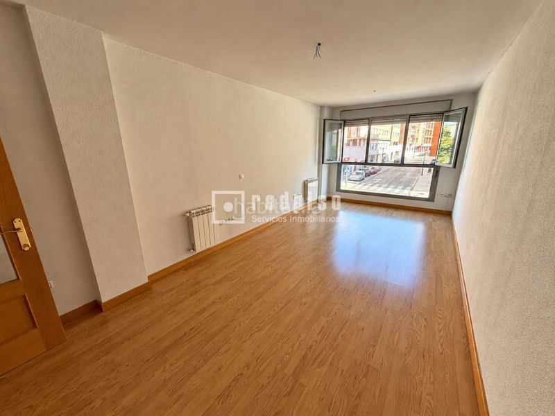 Foto 08281ff8-d4a7-454d-8b34-ed6a2119dd2a. Rent flat with heating pool in Las Lomas-Salinera-La Muñeca Guadalajara