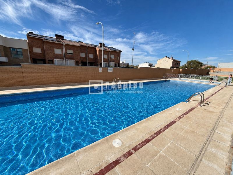 Foto 09c8f197-c483-46e8-bd29-e20020f9230c. Rent flat with heating pool in Las Lomas-Salinera-La Muñeca Guadalajara