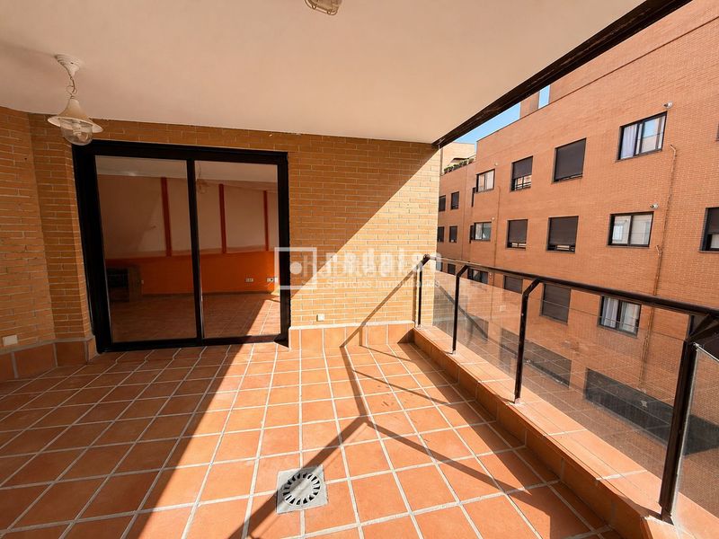 Foto ccba3d4c-cbdb-4f12-a7e6-9a2c64108762. Pis amb calefacció aparcament piscina a Yebes - valdeluz Yebes