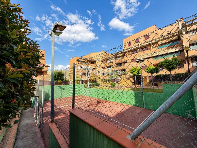 Foto f82a7924-1b25-4f0d-9e43-5cfa932a6cb5. Pis amb calefacció aparcament piscina a Yebes - valdeluz Yebes