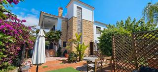 Xalet  Carrer del berguedà. Chalet con dos viviendas y espacio exterior enn babilonia