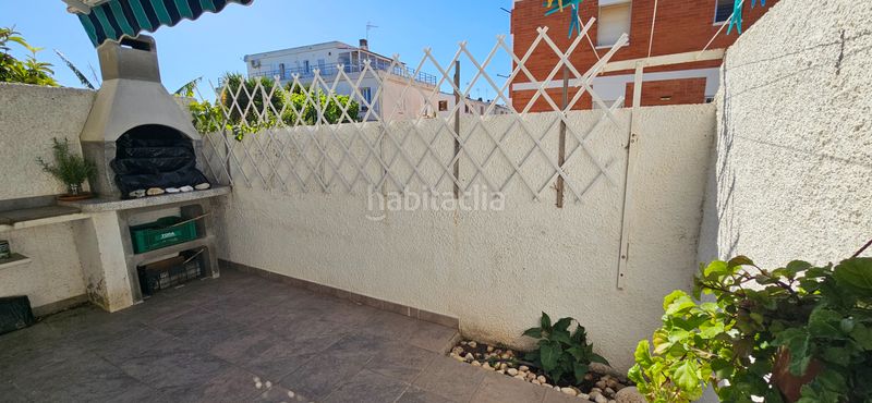 Foto 69402519-f69f-4410-a128-ca85e62f3dcb. Casa adossada a Creixell