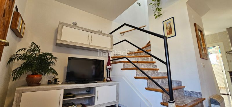 Foto 9b6fe876-f217-4ce9-9007-fd1d3e31429d. Casa adossada a Creixell