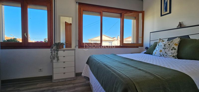 Foto d70bc4bd-8ff0-4d4d-ac2e-16288a0c58fb. Casa adossada a Creixell
