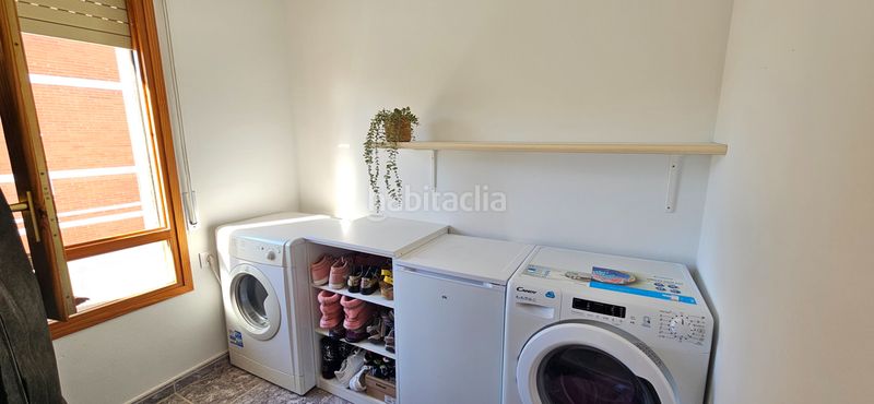 Foto f35f0025-6d51-4cd4-b479-242b2f457030. Casa adossada a Creixell