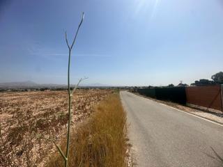 Terreno residenziale in Moralet. Se vende parcela con parte rustica   y parte urbana