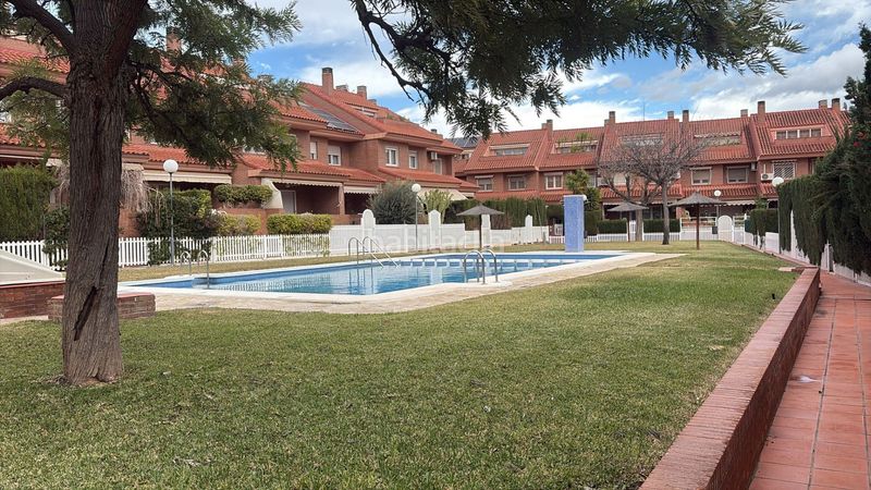 Foto 30080ec7-29e8-4d37-a32c-79d8aa3d04a7. Casa adossada amb calefacció aparcament piscina a Alicante
