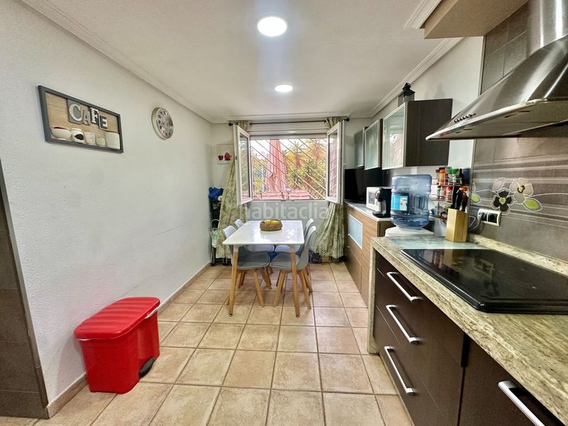 Foto 58cd9118-e993-4789-a642-8ba75f271254. Casa adossada amb calefacció aparcament piscina a Alicante