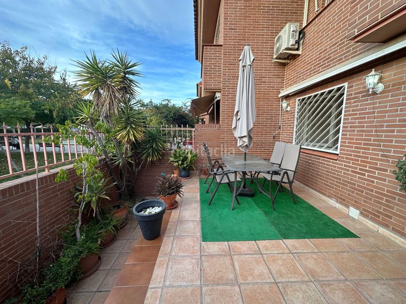 Foto 5984a715-35d2-4ebf-83e3-4c133c22da01. Casa adossada amb calefacció aparcament piscina a Alicante