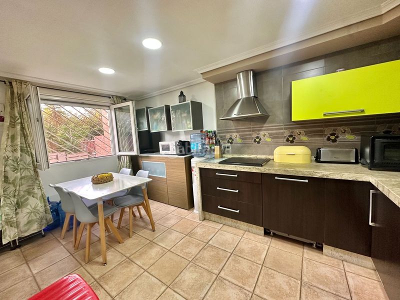 Foto ecbba3c5-c6ac-4831-b9dc-5069dd9e2e1b. Casa adossada amb calefacció aparcament piscina a Alicante
