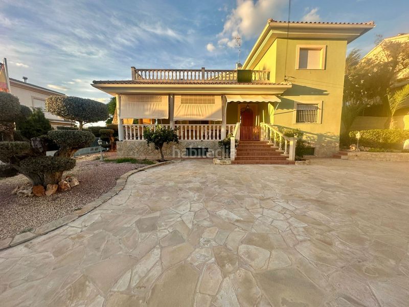 Foto 477d7e77-6ee4-4105-922e-b2eed8836a16. Casa amb calefacció piscina a Los Girasoles Sant Vicent del Raspeig