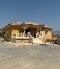 Casa en Moralet. Se vende  espectacular chalet independiente en la zona de el mor