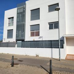 Affitto Piccolo appartamento  Calle maría lajarraga. Tranquilo apartamento con terraza y garaje