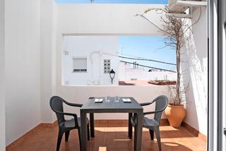 Location Studio à Calle san juan de dios 2. Coqueto estudio con terraza cerca del centro.