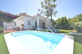 Location Maison jumelée  Calle de sevilla 96. Casa con piscina privada a 3 min de la playa | alquiler temporad