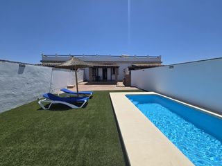 Lloguer Casa adossada a Carril del puntalejos 105. Acogedora y rústica casa con piscina privada