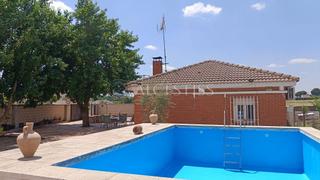 Chalet à Viso de San Juan (El). Chalet independiente con piscina en el viso de san juan