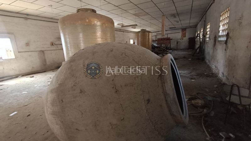 Foto 48f80820-58c2-4f1d-8092-59760b76d5a5. Nau industrial a Méntrida