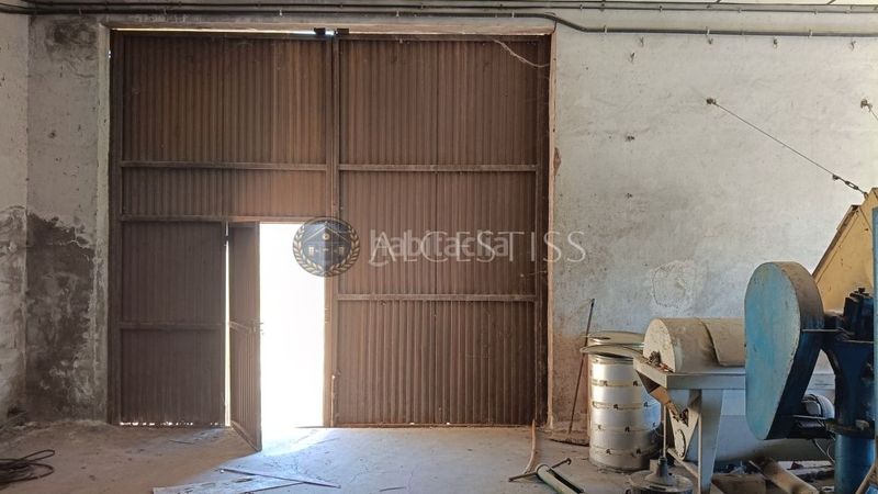 Foto 4c42f0ae-81fd-4cc5-ac88-87d43f6f0473. Nau industrial a Méntrida