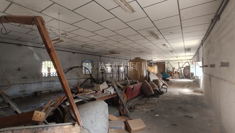 Foto 72527ab5-ae83-4b3b-beaa-1cb493cf9f90. Nau industrial a Méntrida